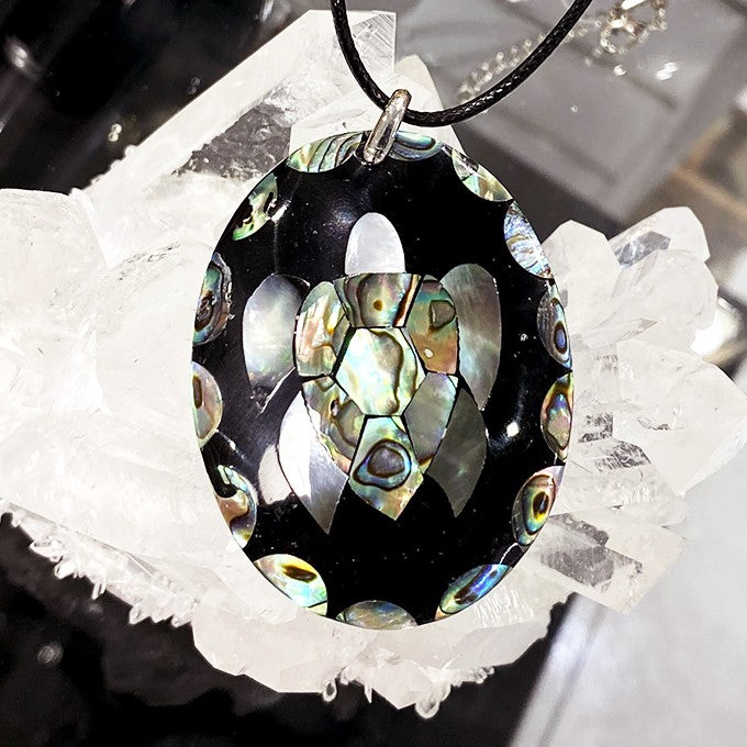 Collier Pendentif Tortue En Nacre Avec Cordon Noir
