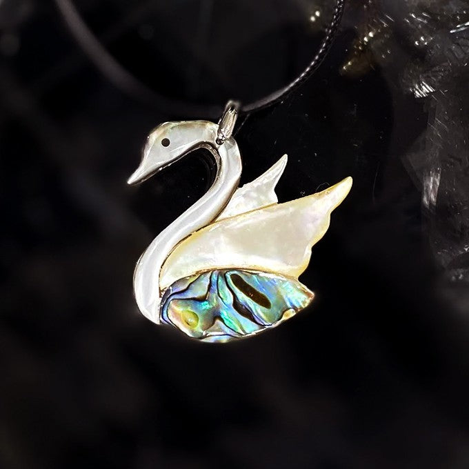 Collier Pendentif Cygne En Abalone Avec Cordon Noir
