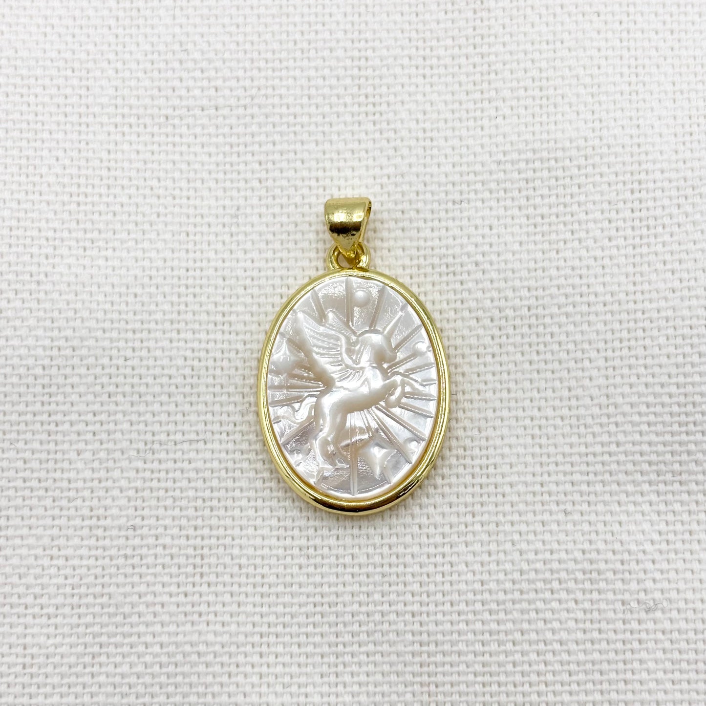 Pendentif Cheval Nacre Laiton Ovale