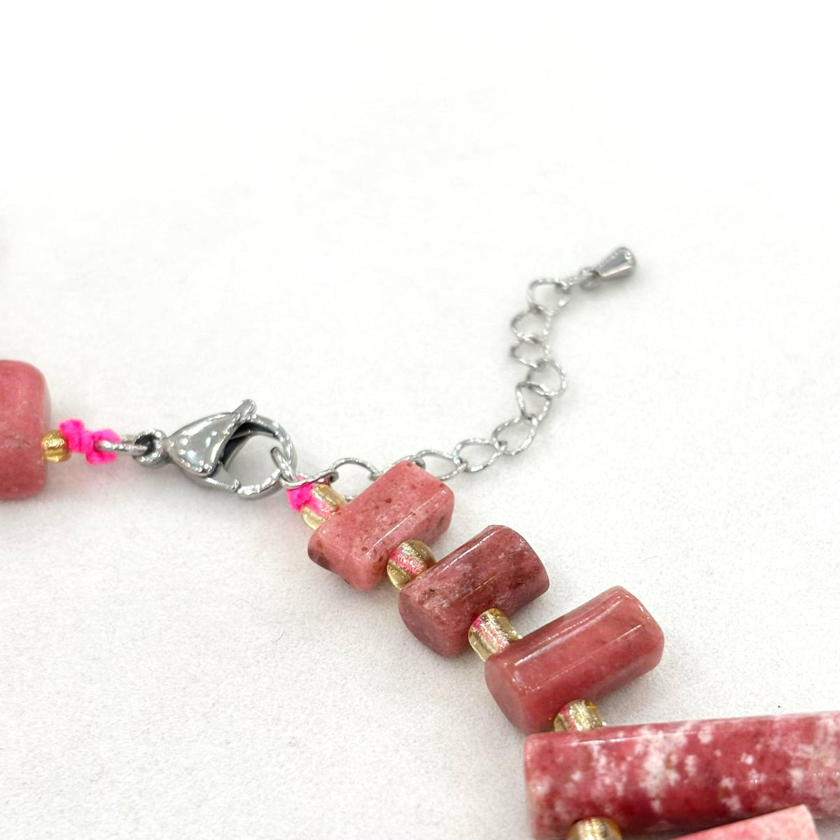 Collier Pierre Naturelle Rhodochrosite Bâtonnets Irréguliers Acier Inoxydable