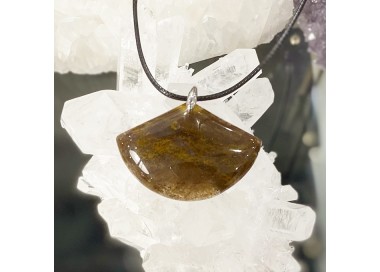 Collier pendentif en pierre naturelle, en "agate" sur cordon noir
