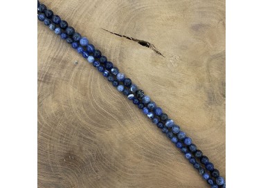 Fil de pierre naturelle en sodalite