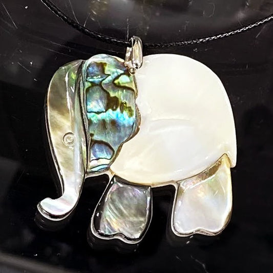Collier Pendentif Éléphant En Abalone Avec Cordon Noir