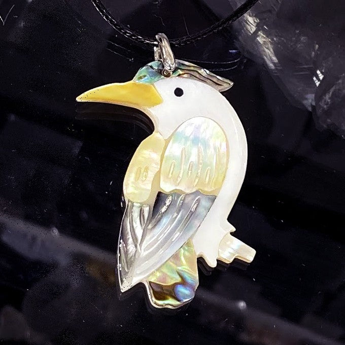Collier Pendentif L'Oiseau En Abalone Avec Cordon Noir