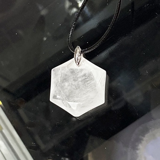 Collier Pendentif  Cristal De Roche Hexagone Sur Cordon Noir