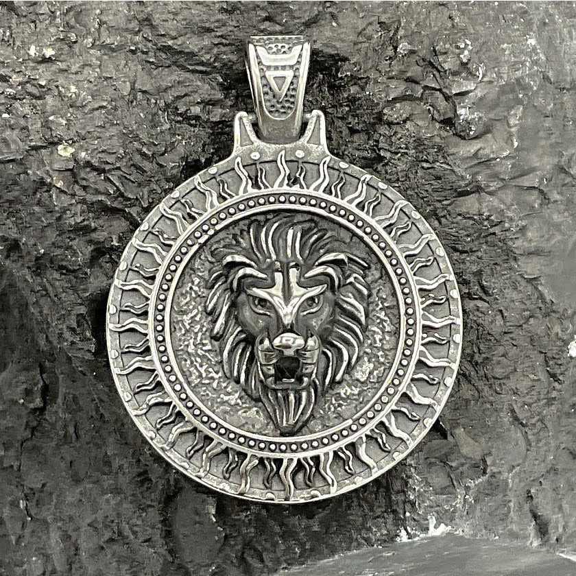 Pendentif Acier Inoxydable Tete Lion Sur Medaille