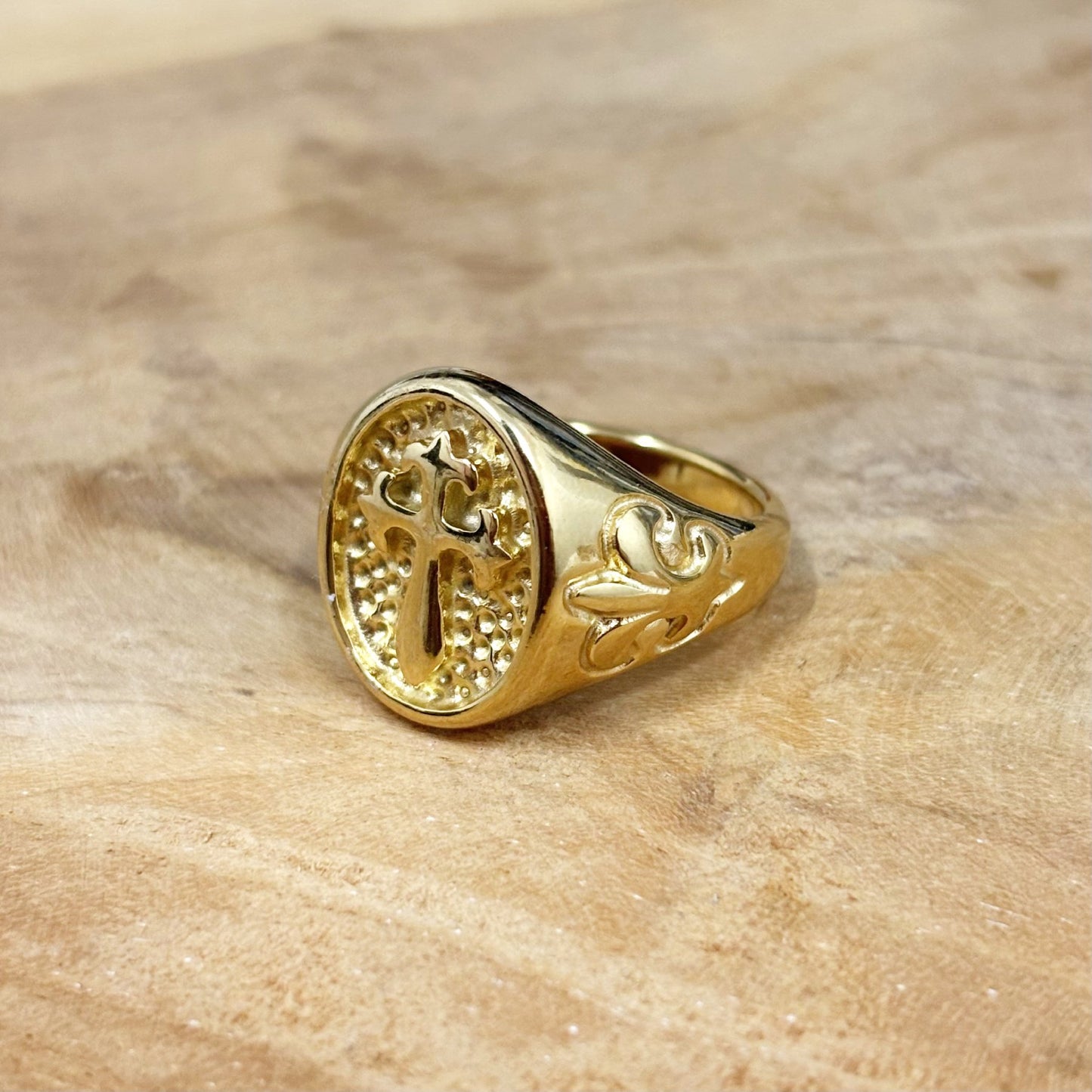 Bague Chevalière Acier Inoxydable Doré Ovale Croix