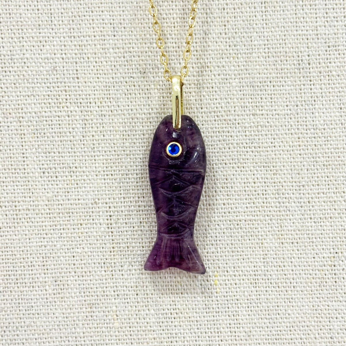 Pendentif Pierre Naturelle Laiton Verre Teinté Gravure Poisson